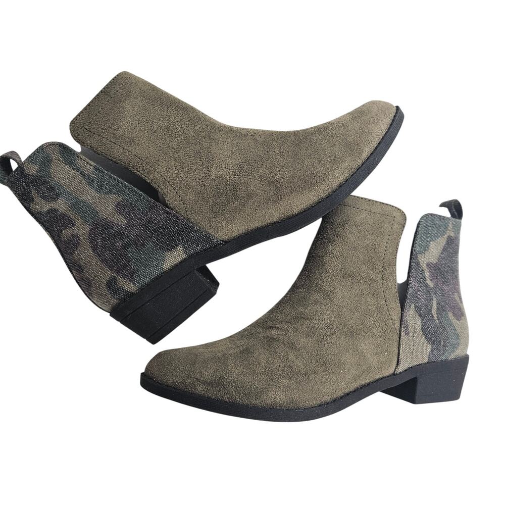 NEW Corkys sz 4 army green Ankle Boots Camo Side Panels Low Heel Western Booties